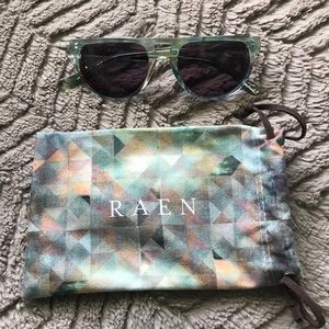 New with out tags Raen sunglasses